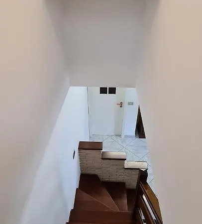 Vicolo Corto *